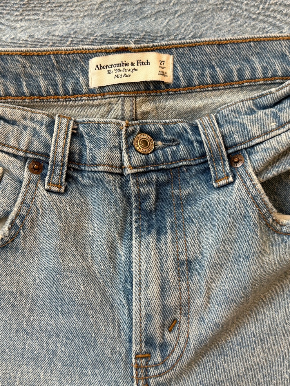 Abercrombie & Fitch “The 90s Straight” Mid-Rise Raw Hem Light Wash Jean, Short - Picture 4 of 5